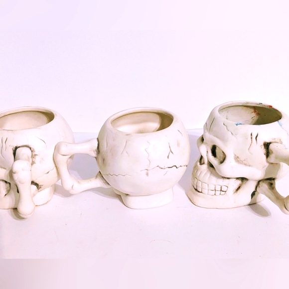 White Ceramic Skull Shaped Mug Set Of 3 - Picture 4 of 5
